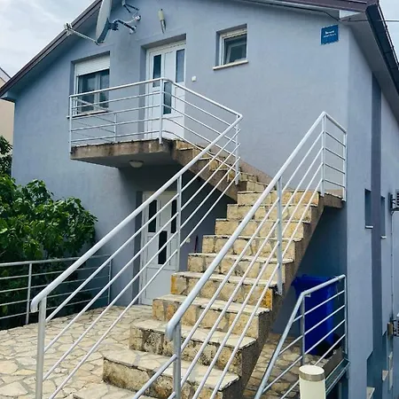 Lili Apartmán *