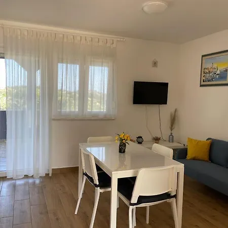 Apartment Lili Murter
