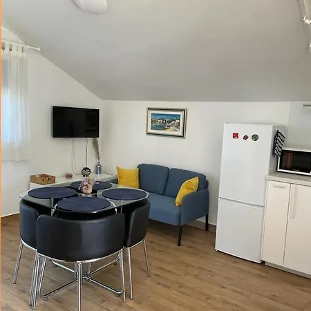 Apartment Lili *